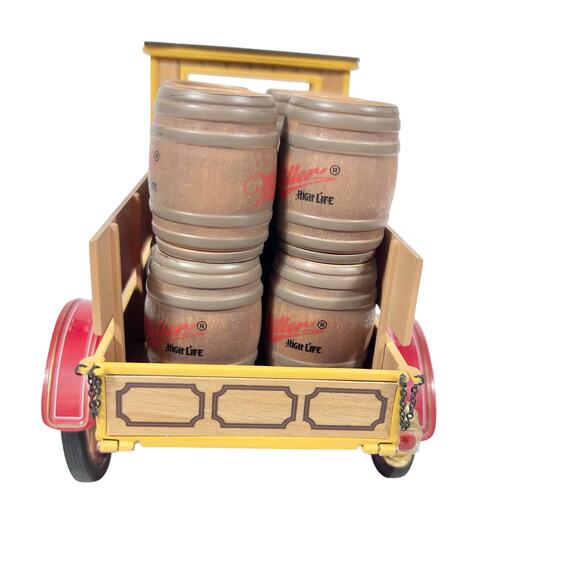 Franklin Mint 1913 Ford Model T Miller Beer Truck Barrels 1:16 Scale Red 1997 - Picture 6 of 16